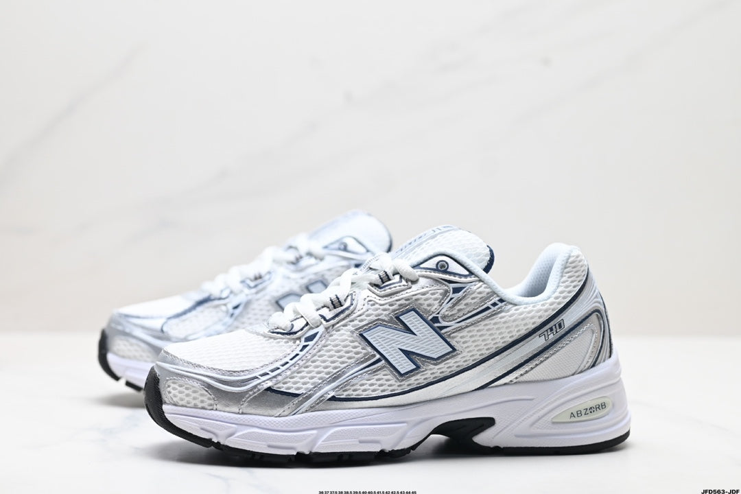 New Balance 740