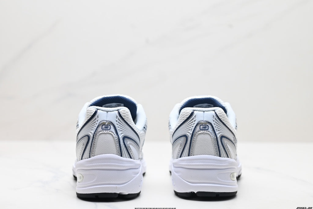 New Balance 740