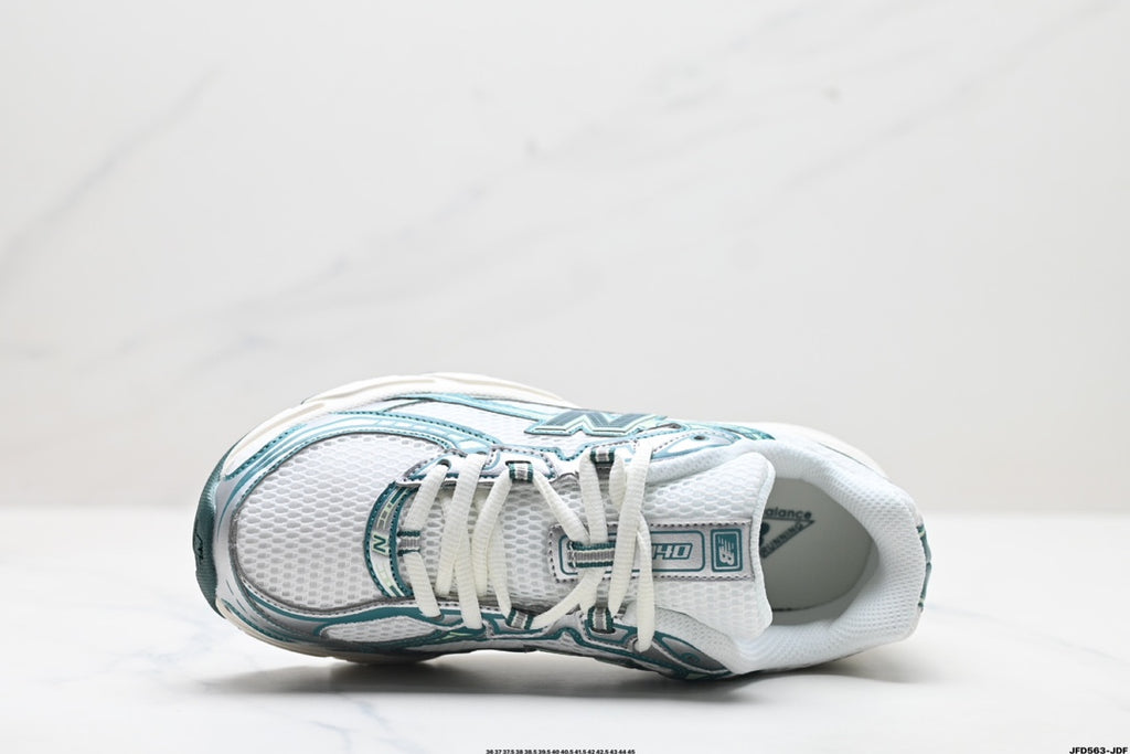 New Balance 740