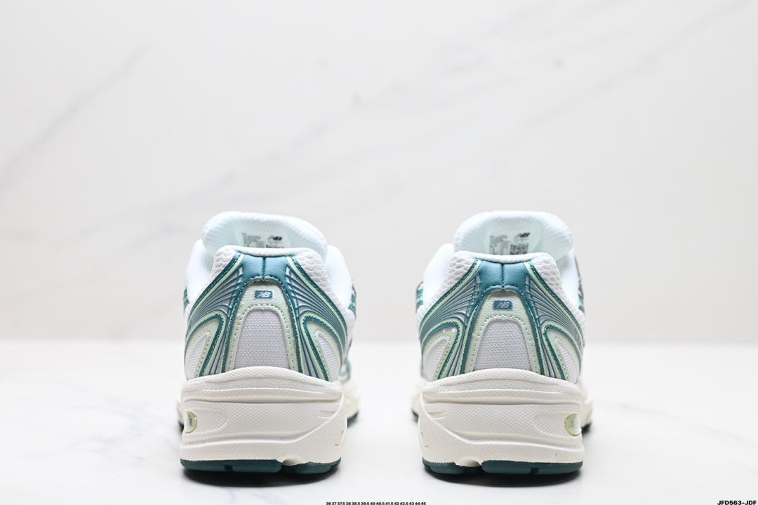 New Balance 740