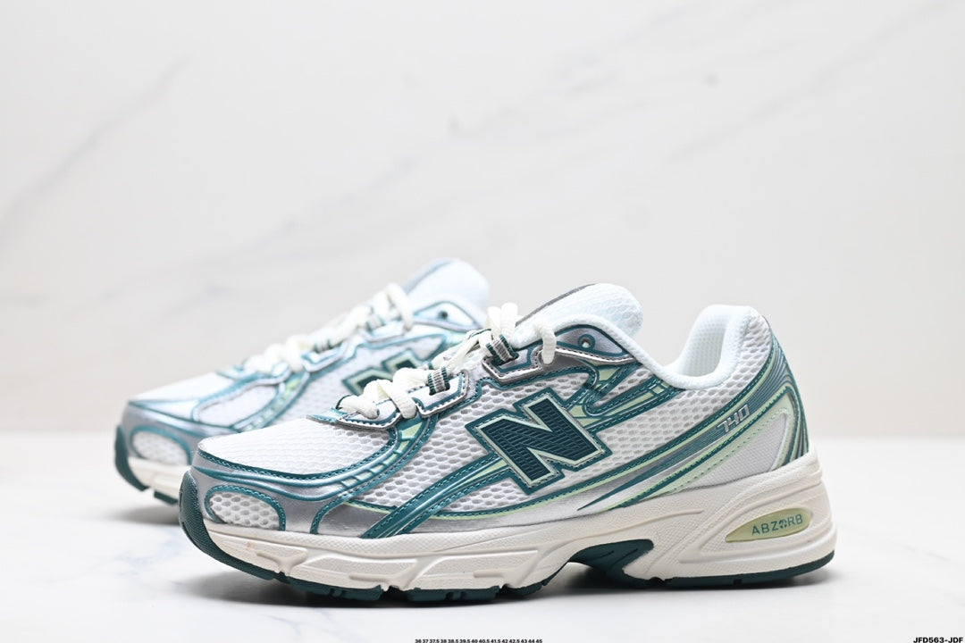 New Balance 740