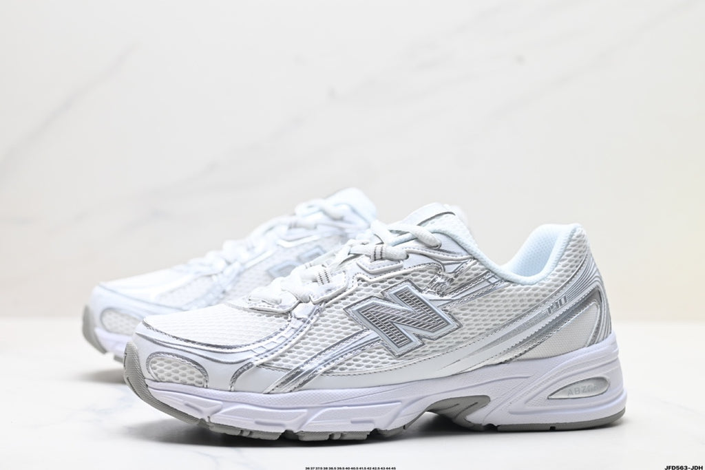 New Balance 740