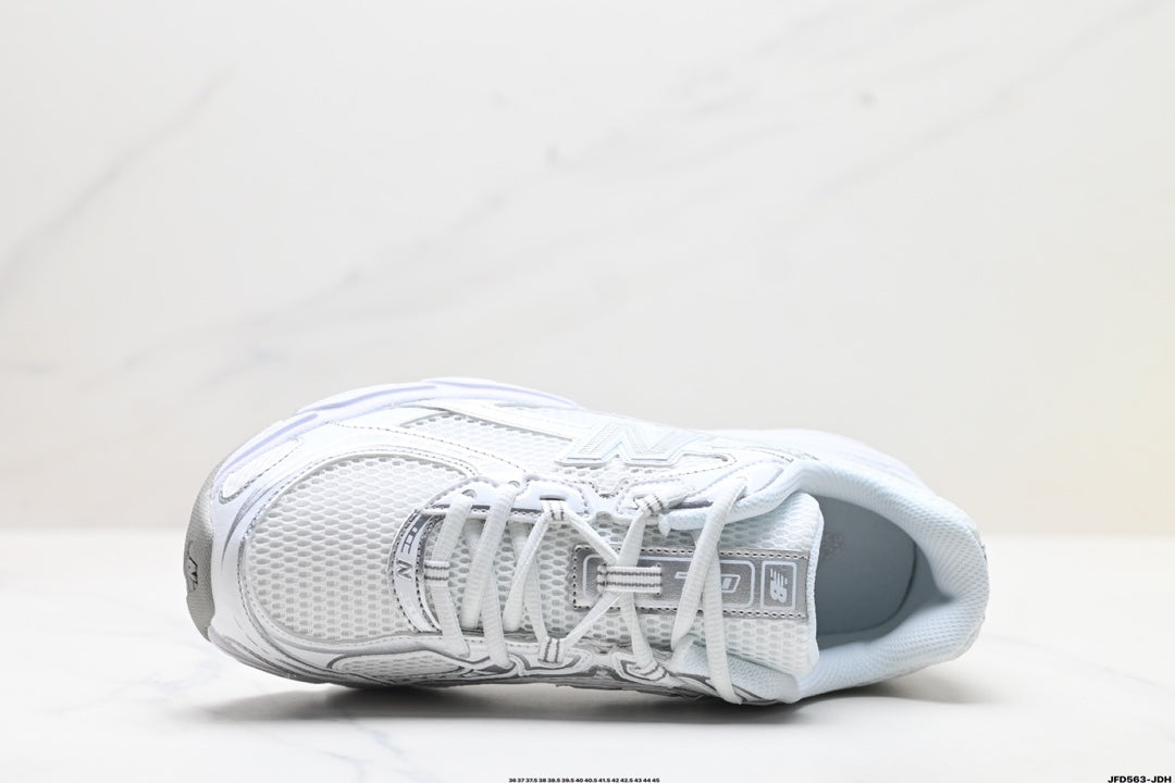 New Balance 740