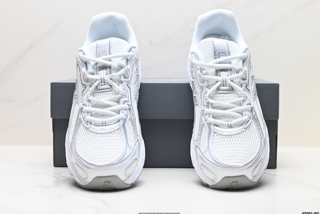 New Balance 740