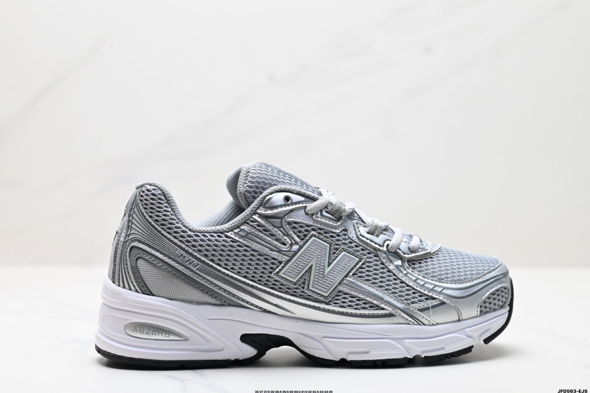 New Balance 740