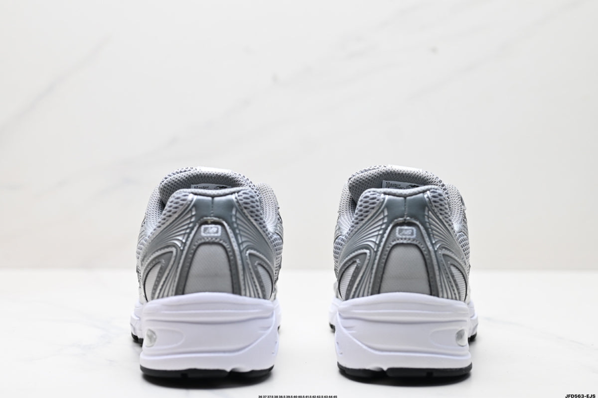 New Balance 740
