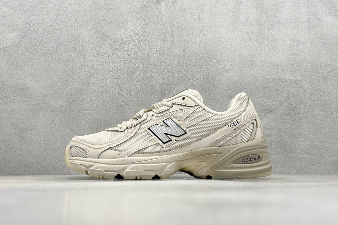 New Balance 740