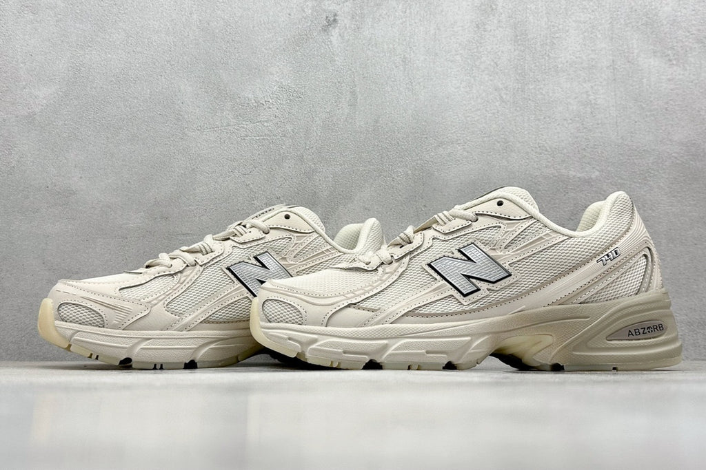 New Balance 740