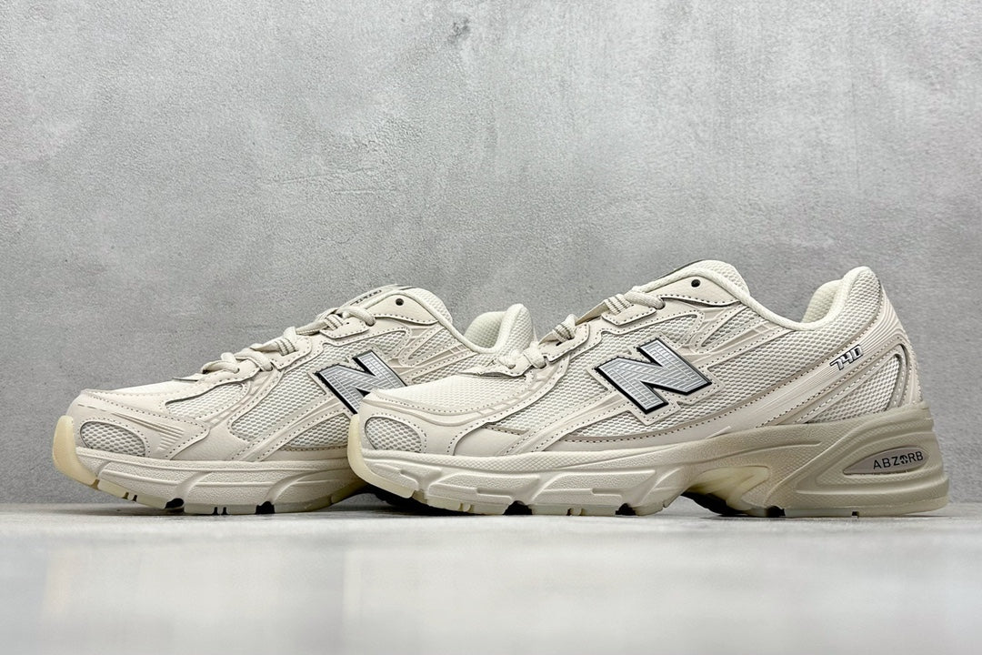 New Balance 740