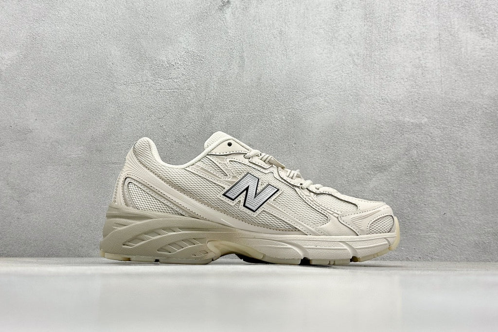 New Balance 740