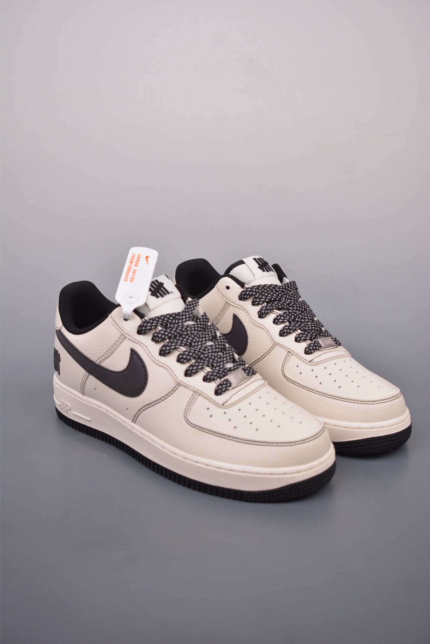 Nike Air Force 1 x Undefeated