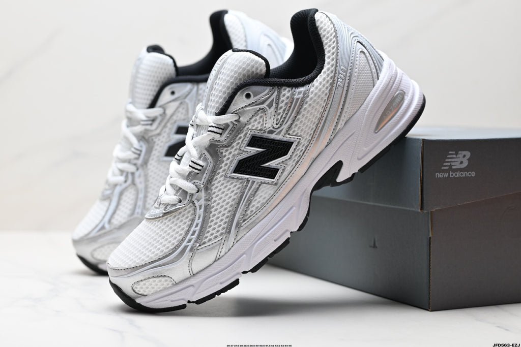 New Balance 740