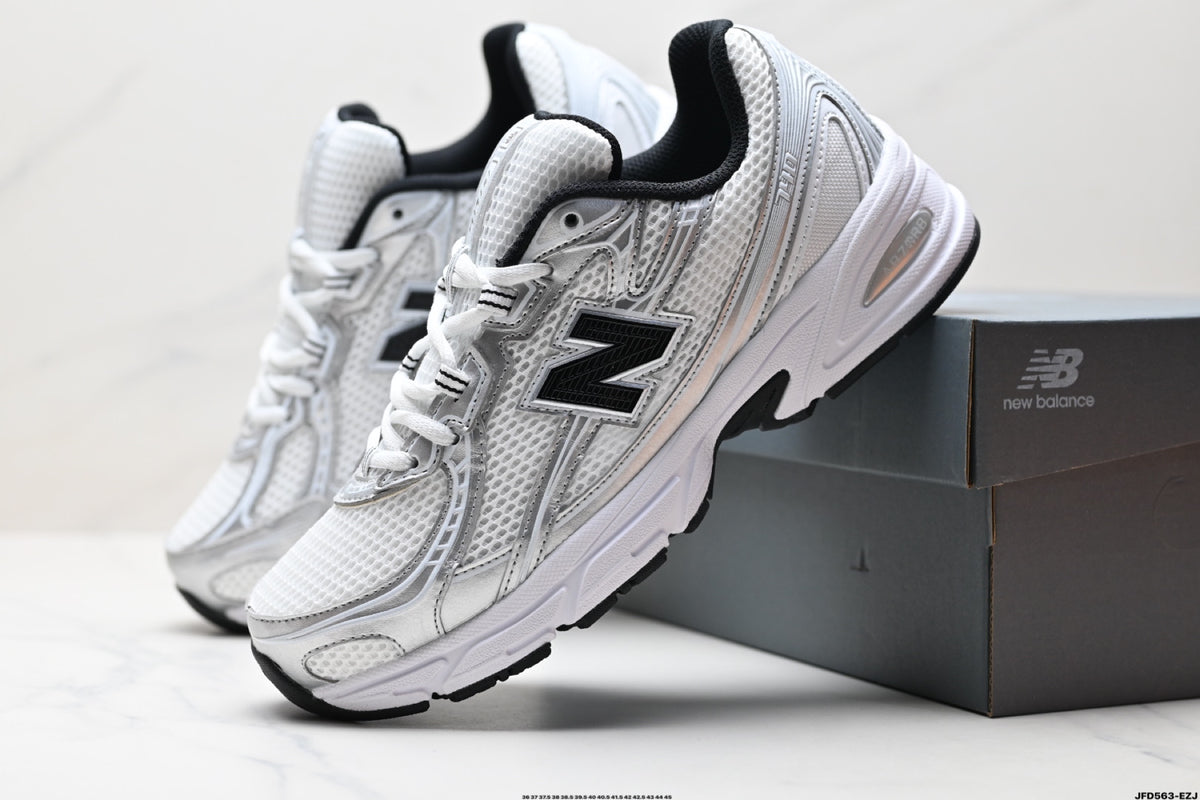 New Balance 740