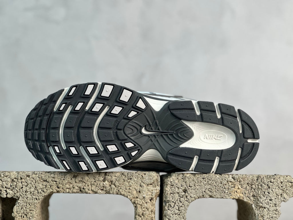Nike Zoom Vomero 5