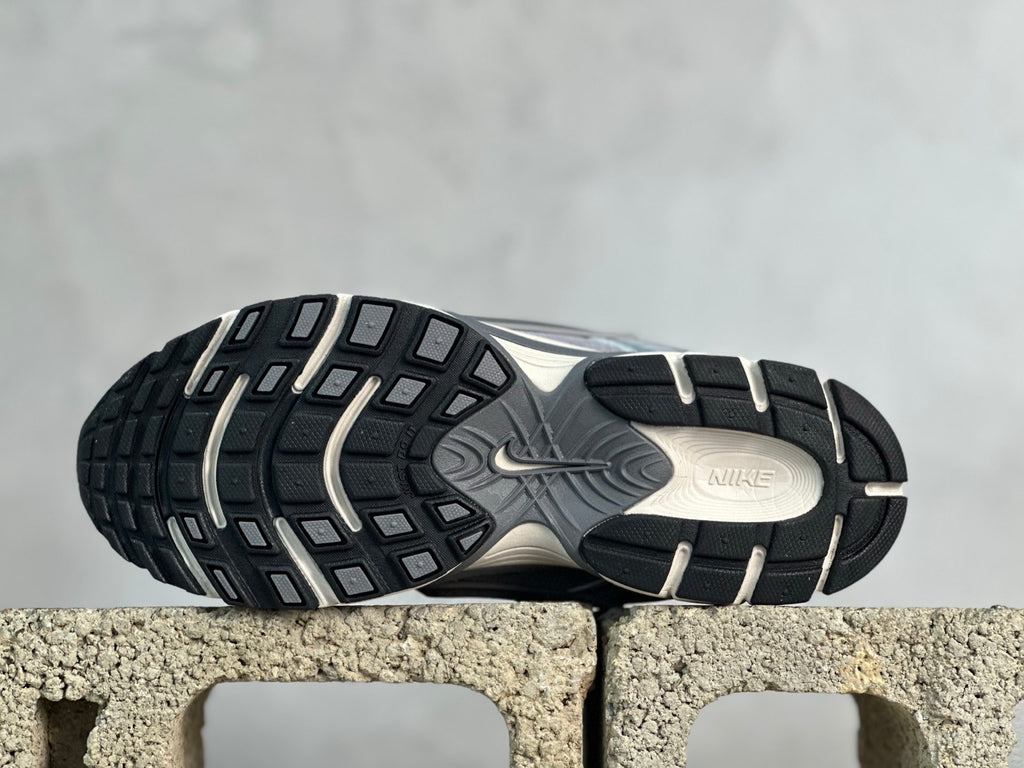 Nike Zoom Vomero 5