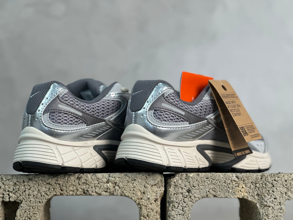 Nike Zoom Vomero 5