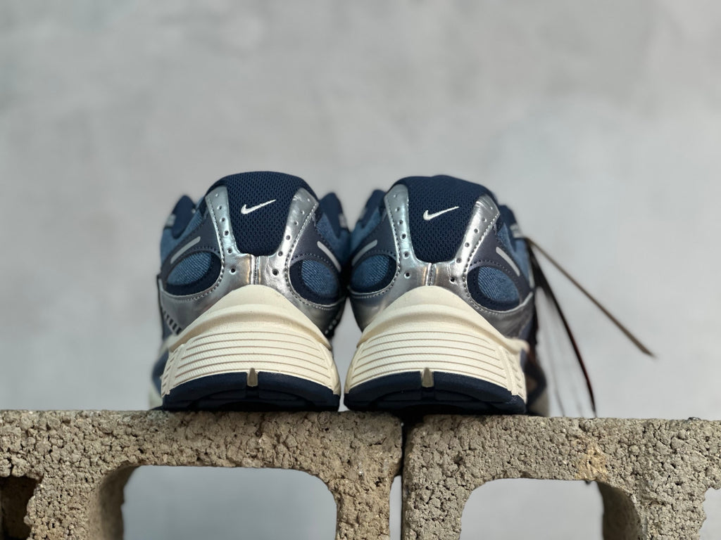 Nike Zoom Vomero 5