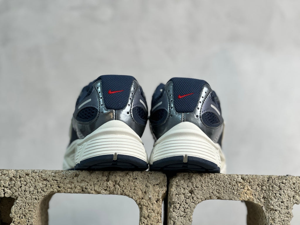 Nike Zoom Vomero 5