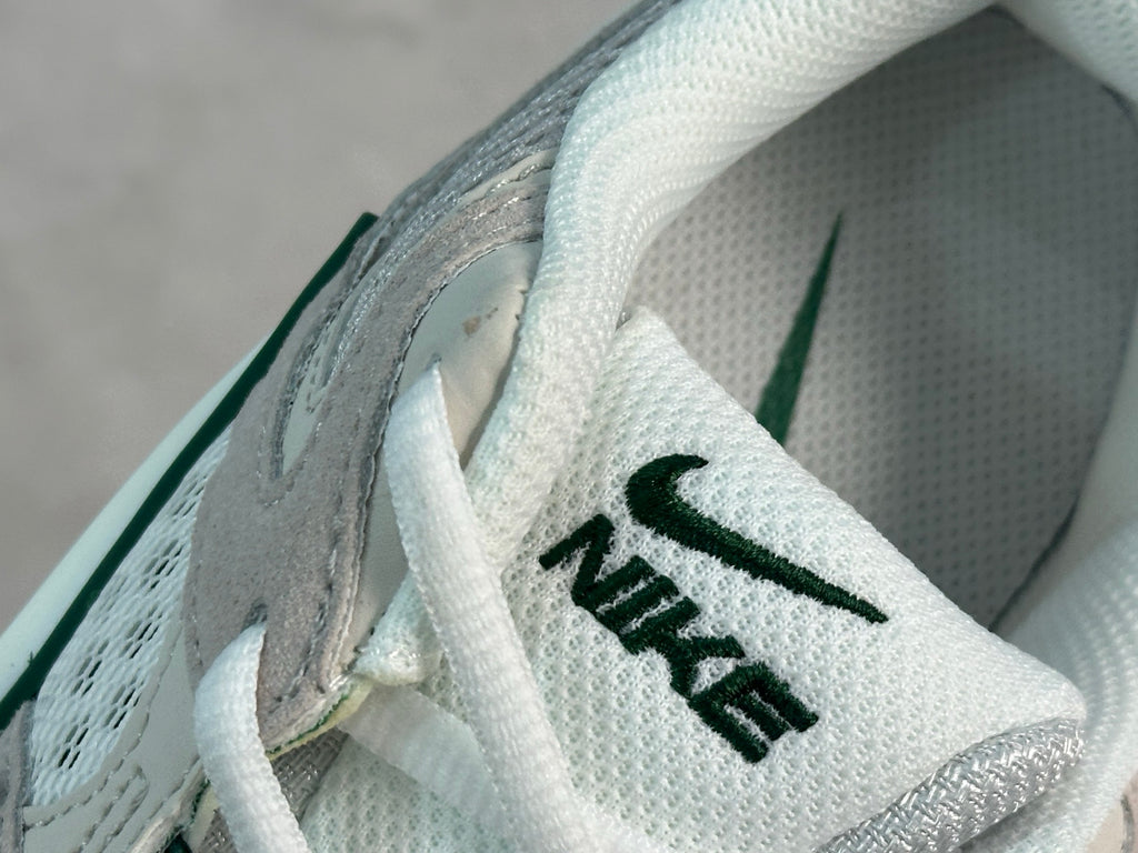 Nike Zoom Vomero 5