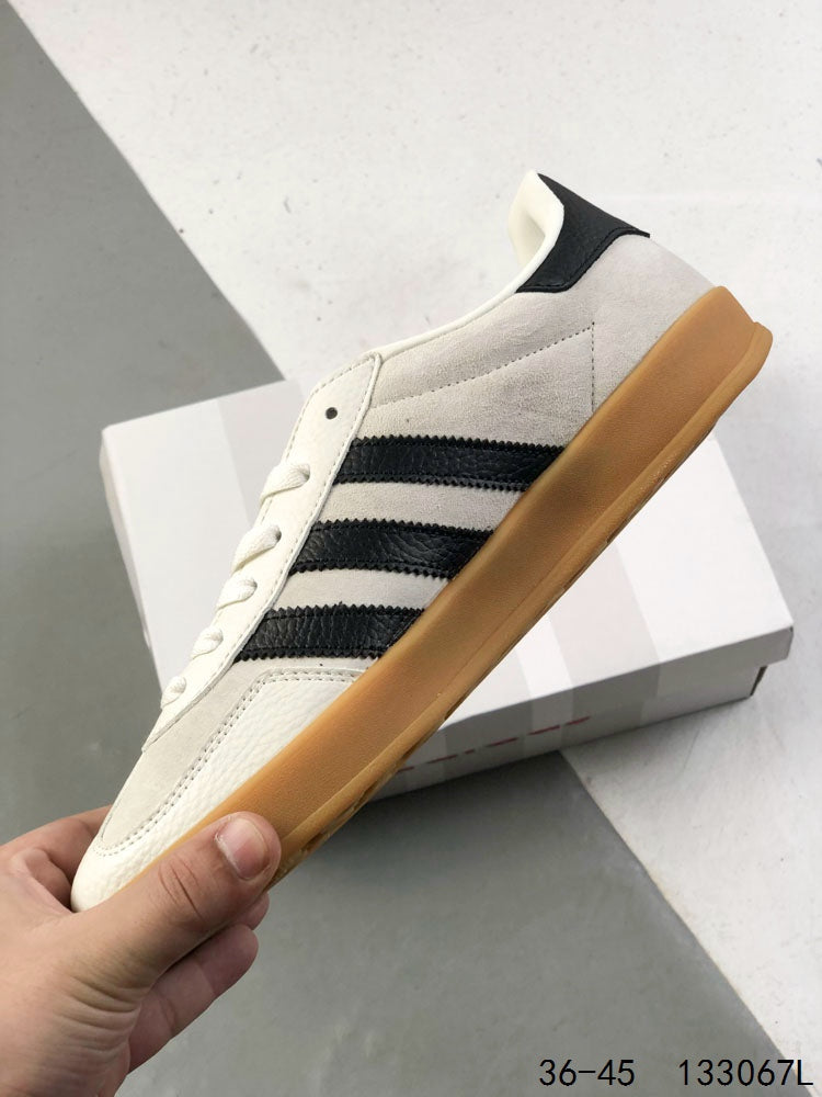 Adidas Gazelle x Supreme