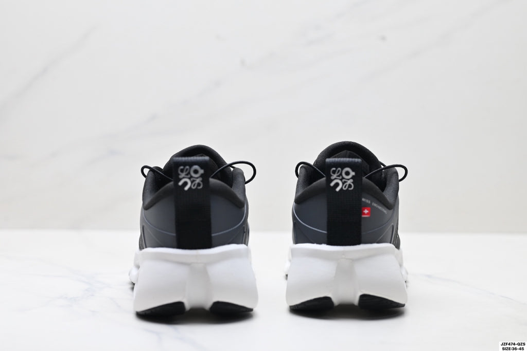 On Cloudsolo Loewe