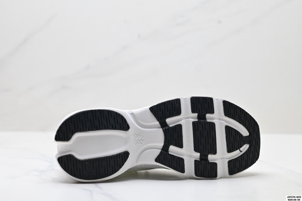 On Cloudsolo Loewe