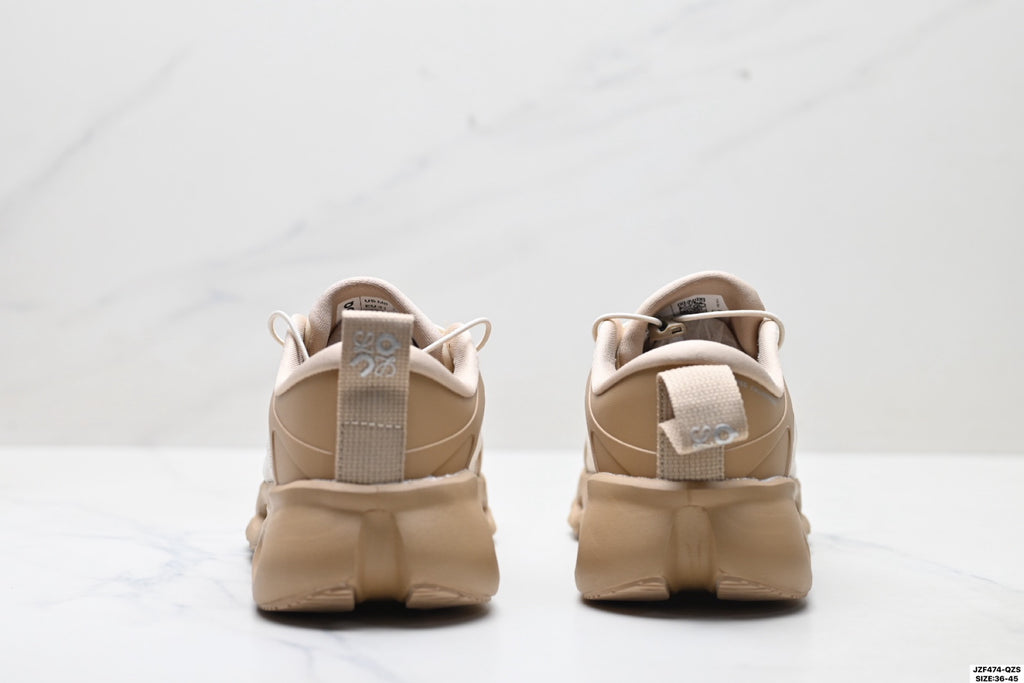 On Cloudsolo Loewe