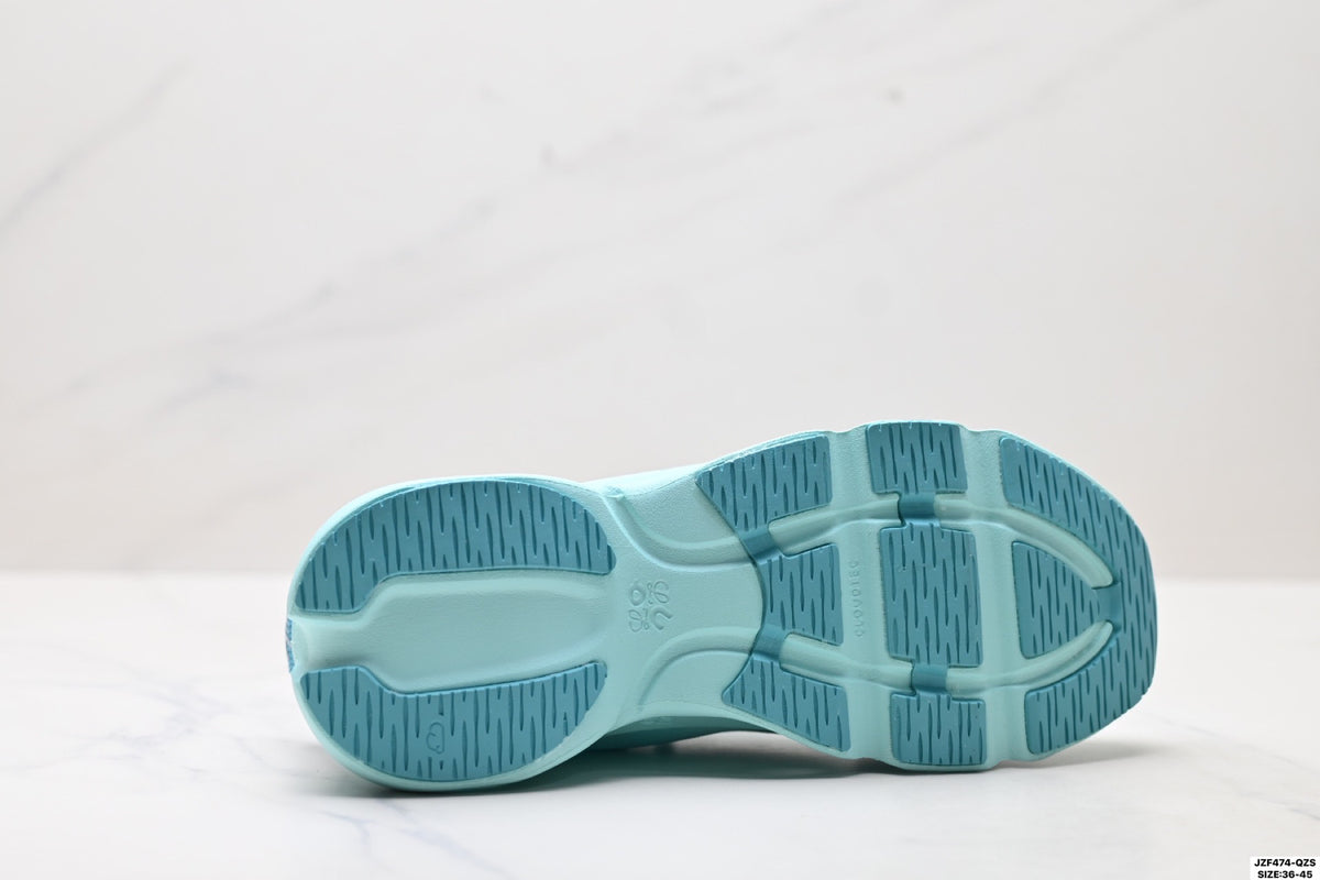 On Cloudsolo Loewe