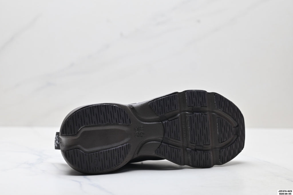 On Cloudsolo Loewe