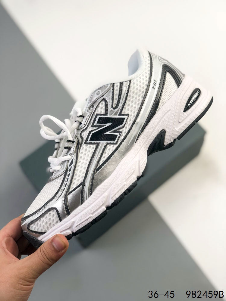 New Balance 740