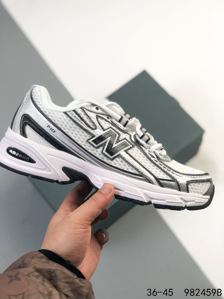 New Balance 740