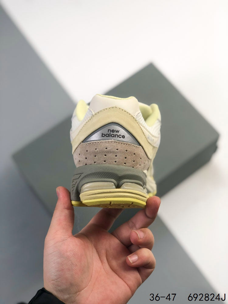 New Balance 2002R