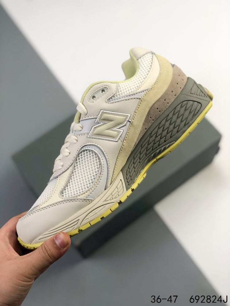 New Balance 2002R