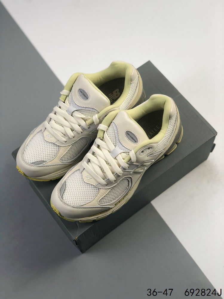 New Balance 2002R