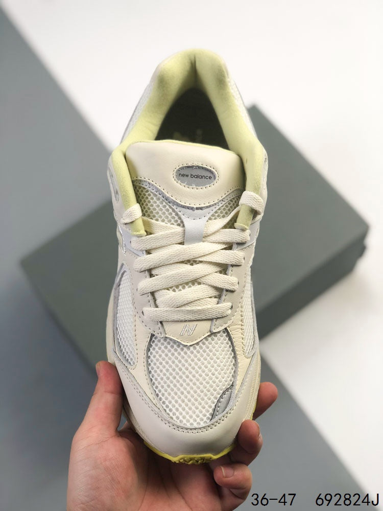 New Balance 2002R