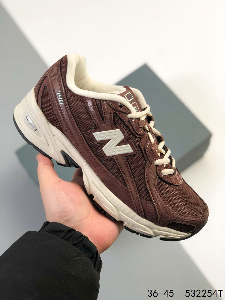 New Balance 740