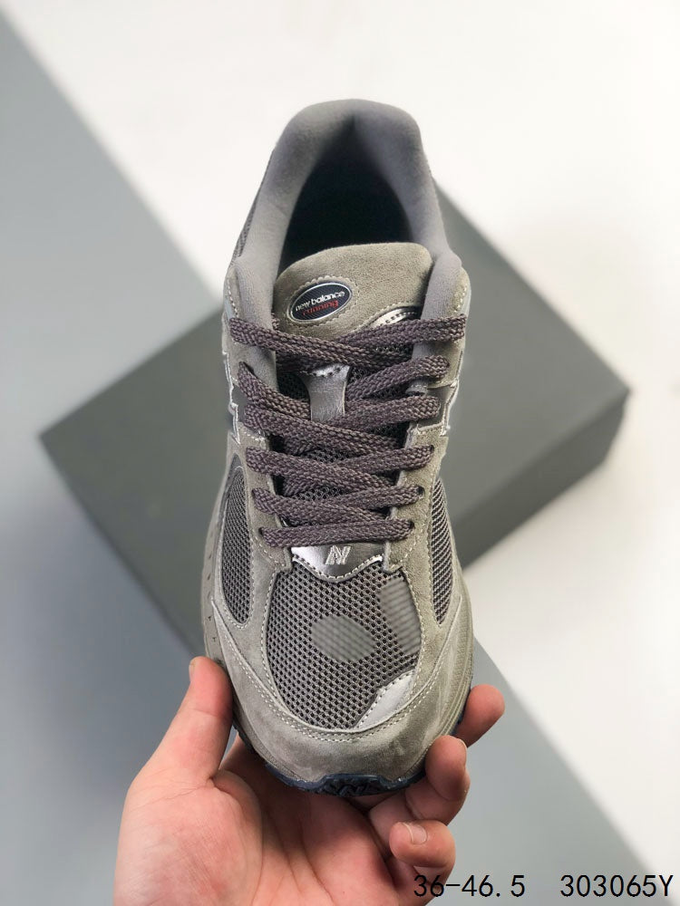 New Balance 2002R