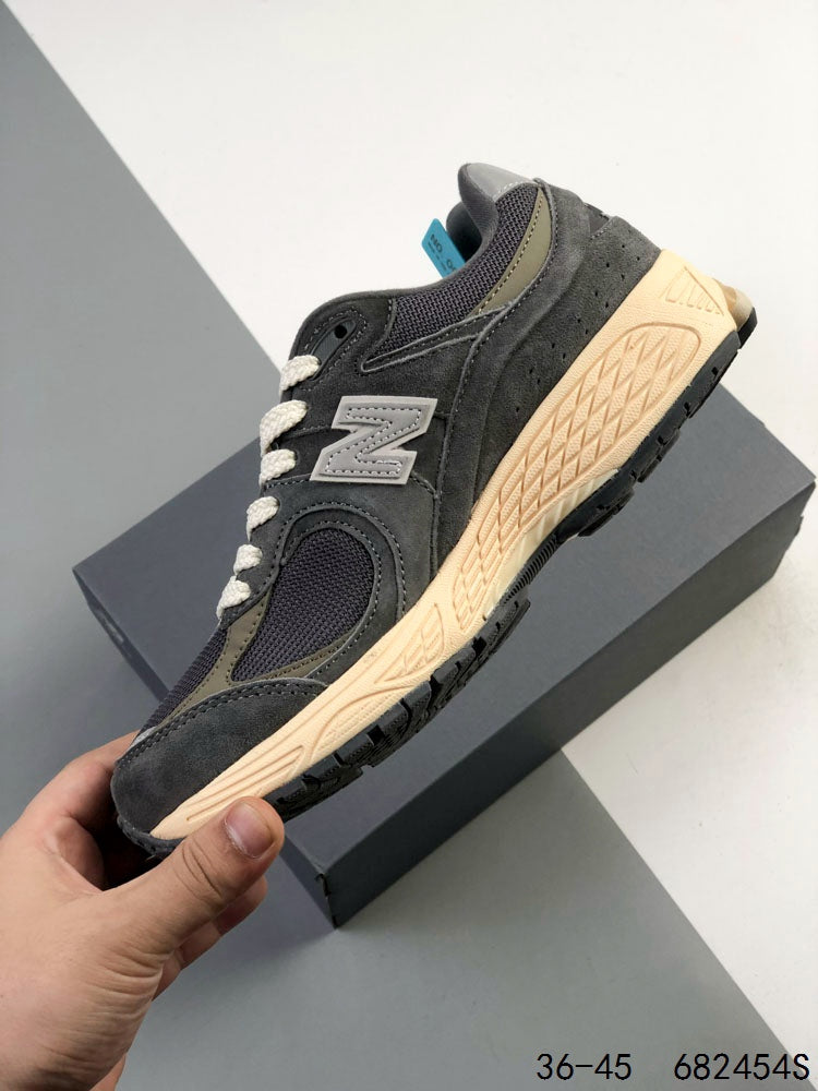 New Balance 2002R