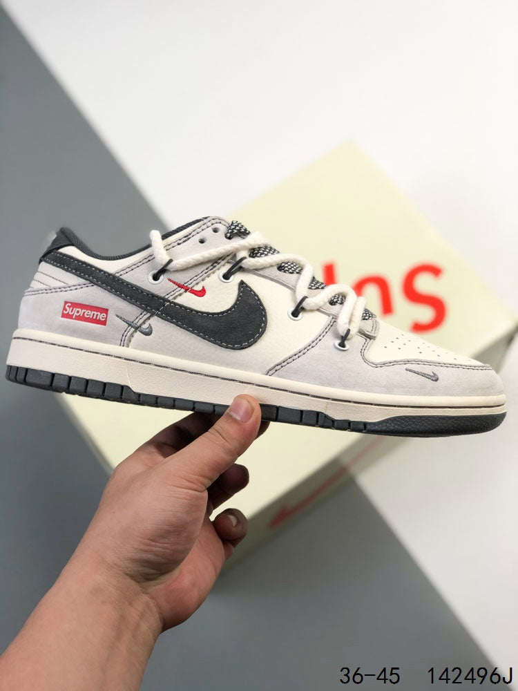 Nike SB Dunk x Supreme