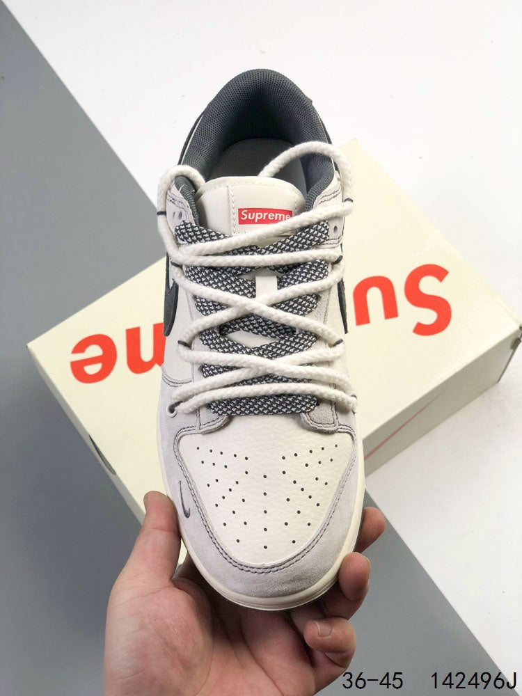Nike SB Dunk x Supreme
