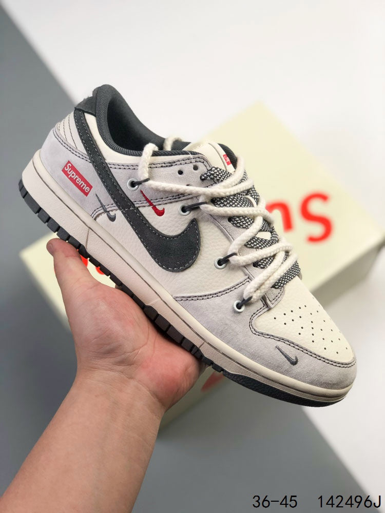 Nike SB Dunk x Supreme