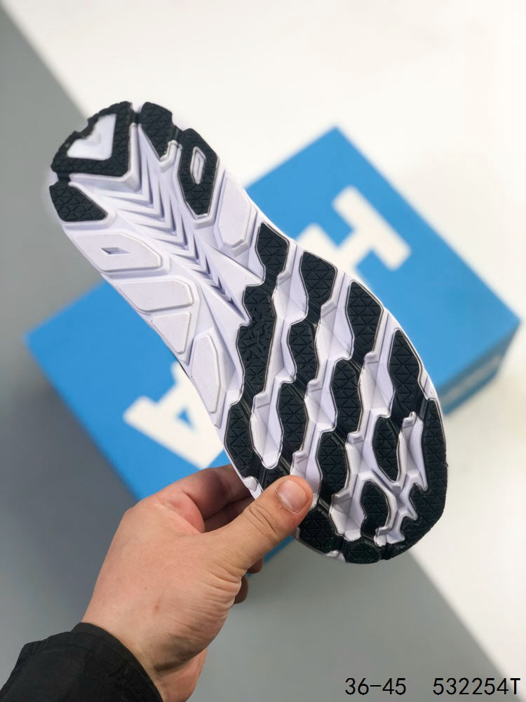 HOKA Clifton 8