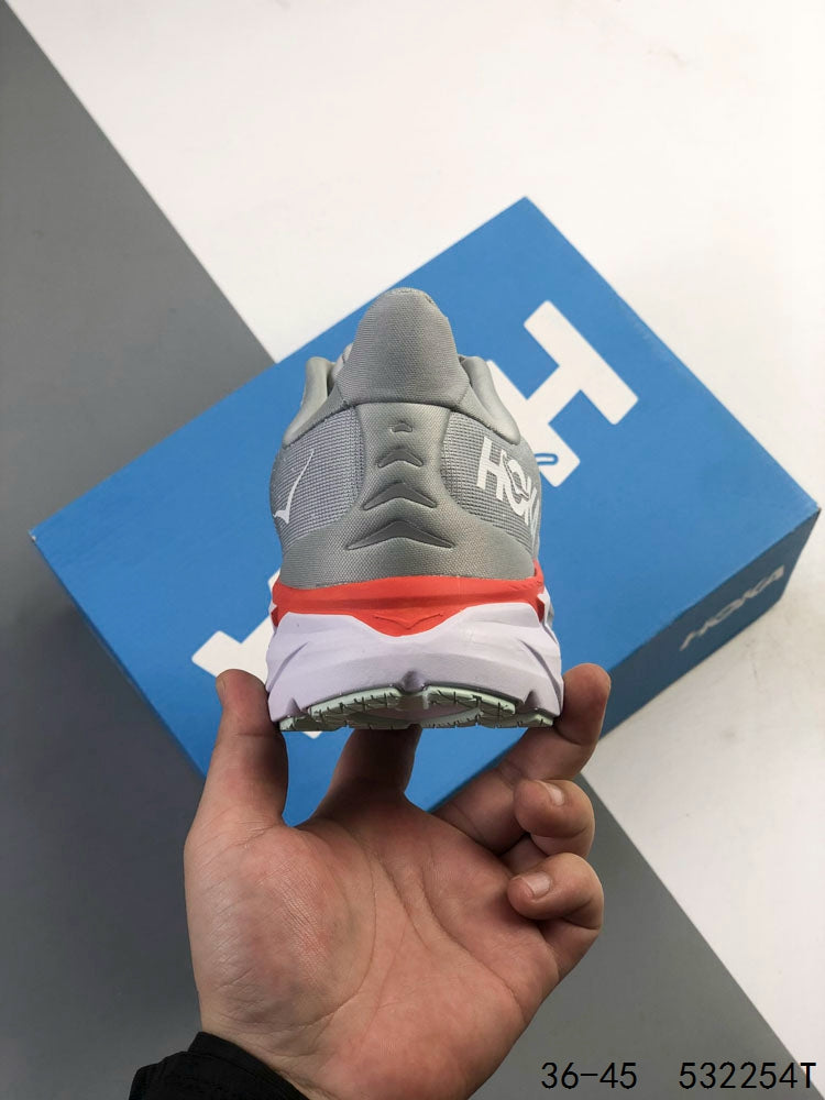 HOKA Clifton 8