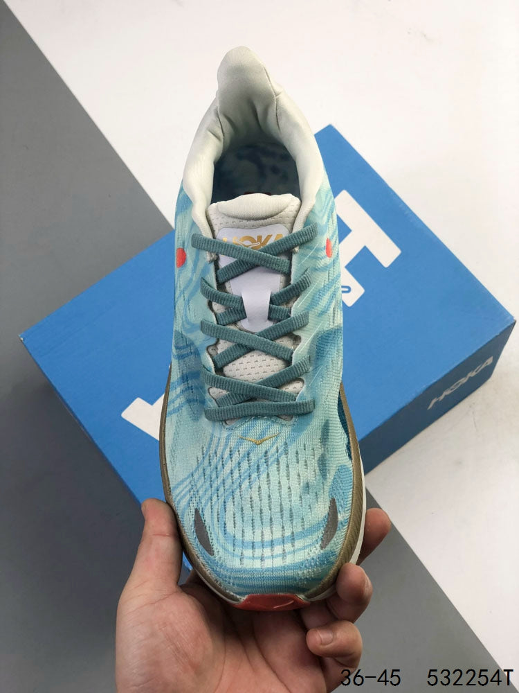 HOKA Clifton 8