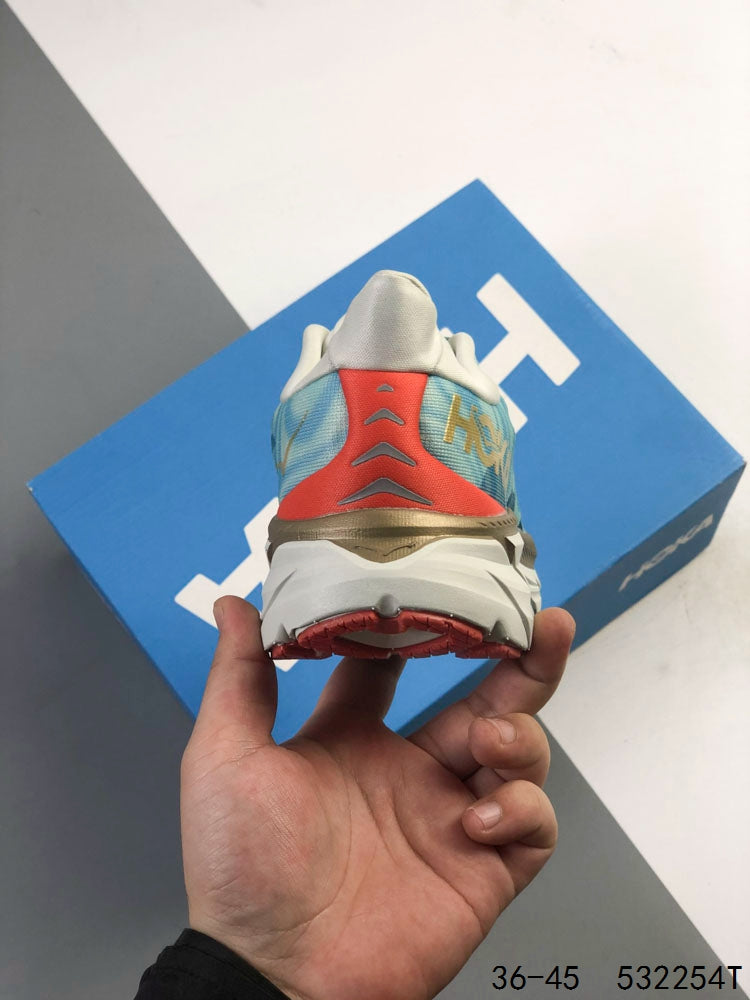 HOKA Clifton 8
