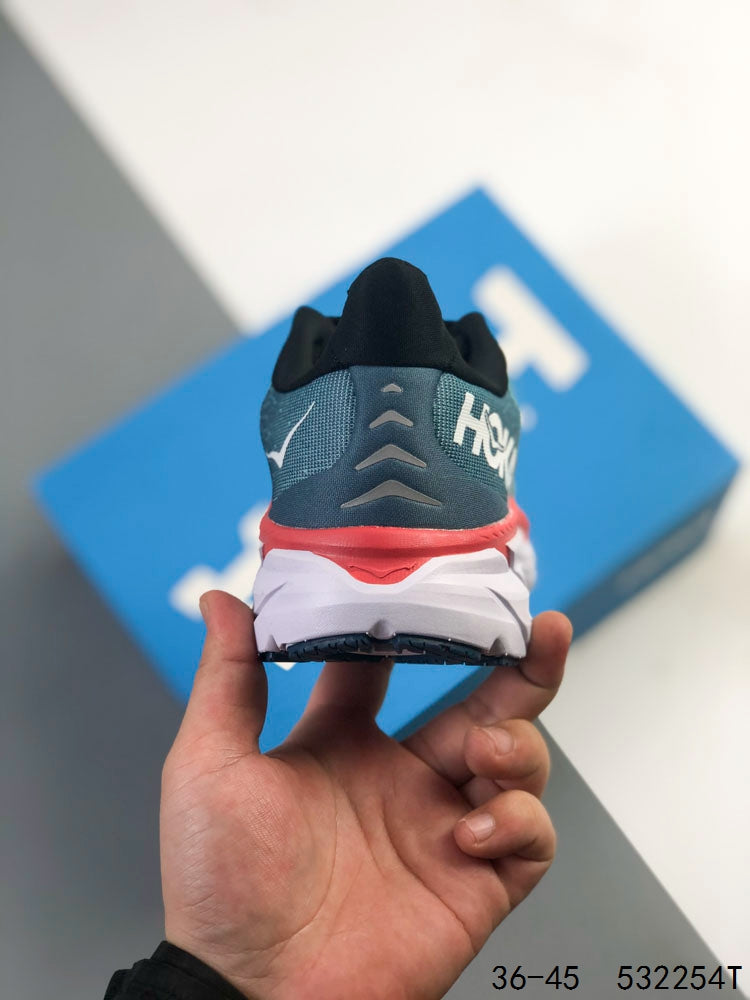 HOKA Clifton 8