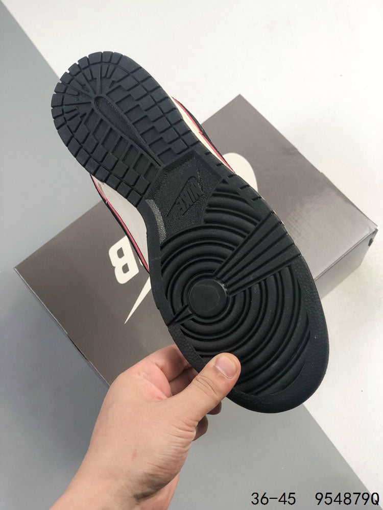 Nike SB Dunk x Chrome Hearts