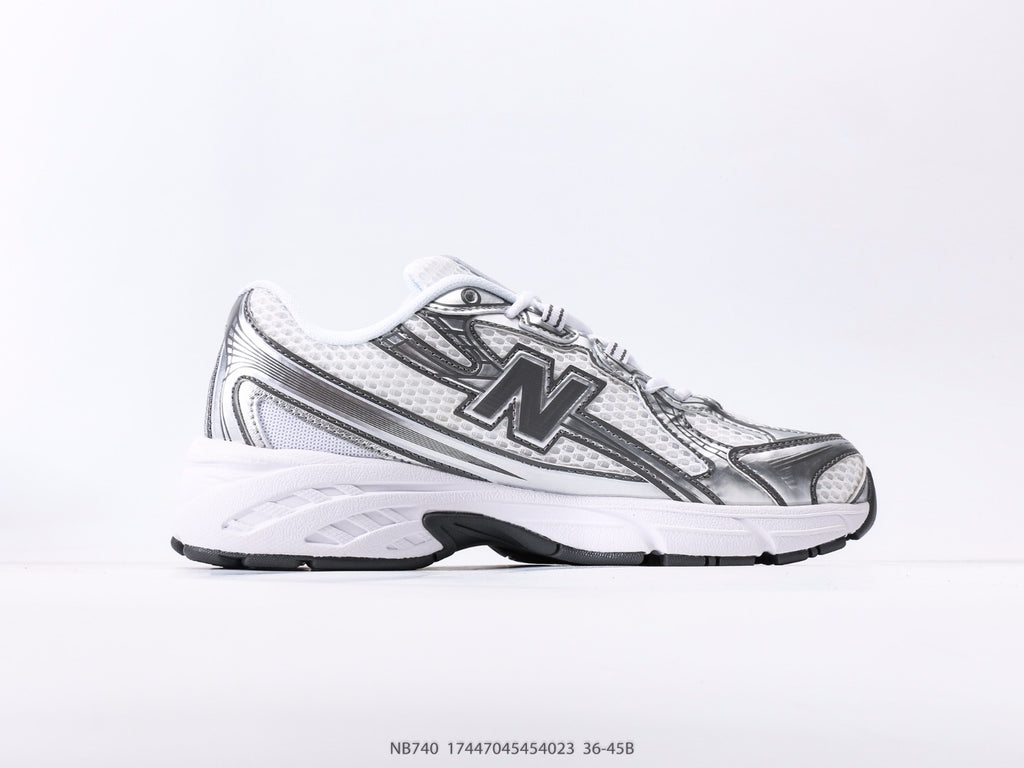 New Balance 740