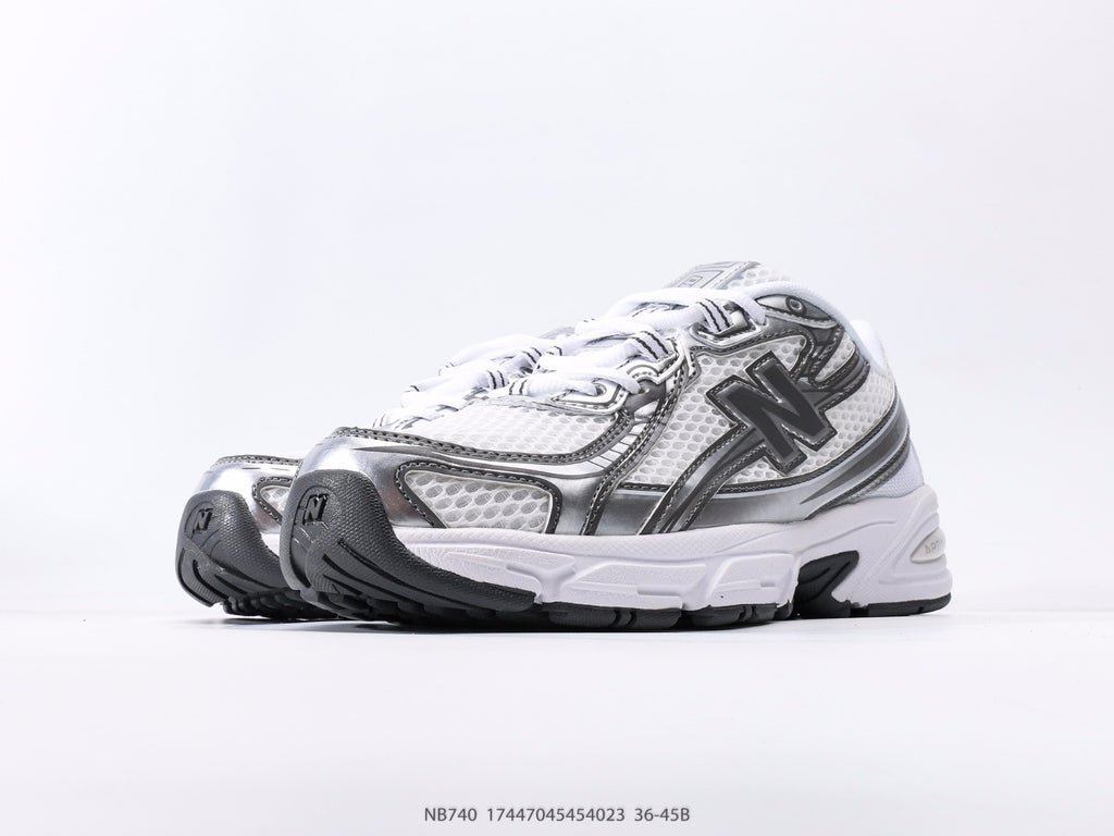 New Balance 740
