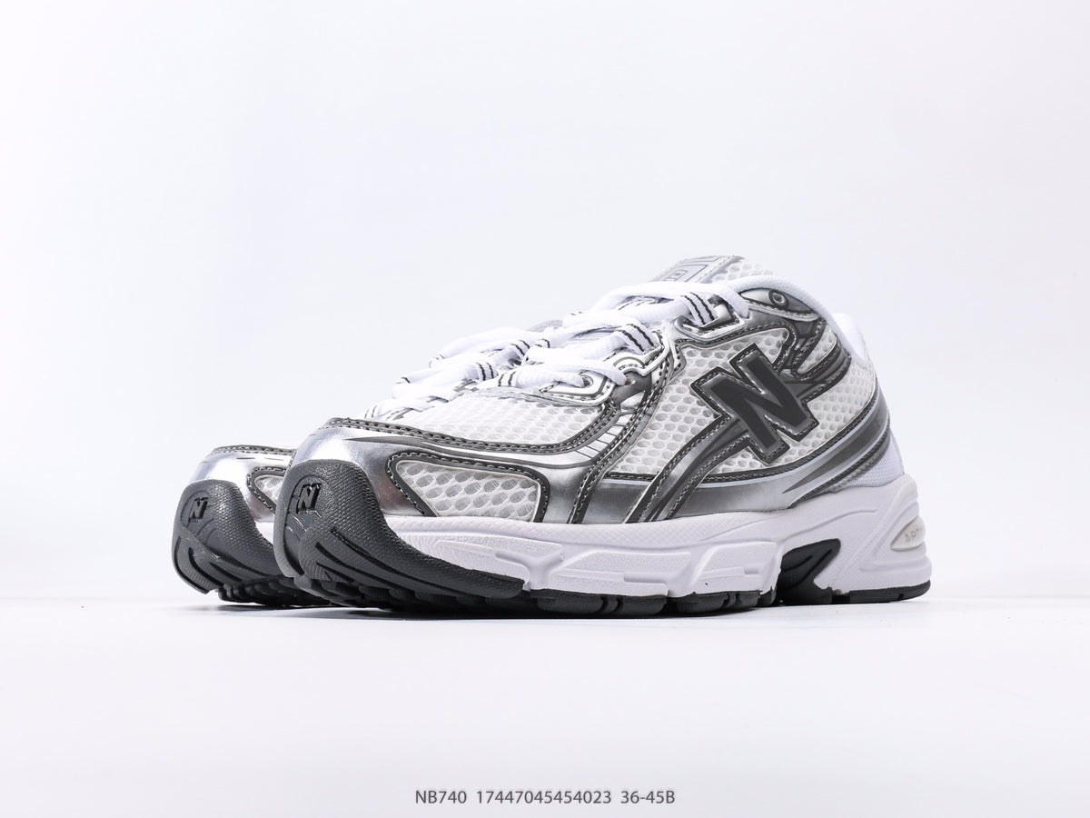 New Balance 740